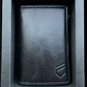 Black Leather Key & Card Holder with Minimalist Design